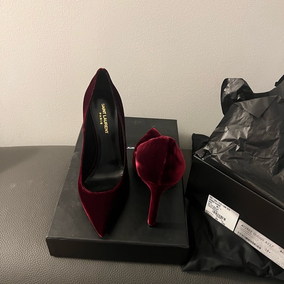 BNWT SAINT LAURENT VELVET PUMPS - Picture 4 of 7